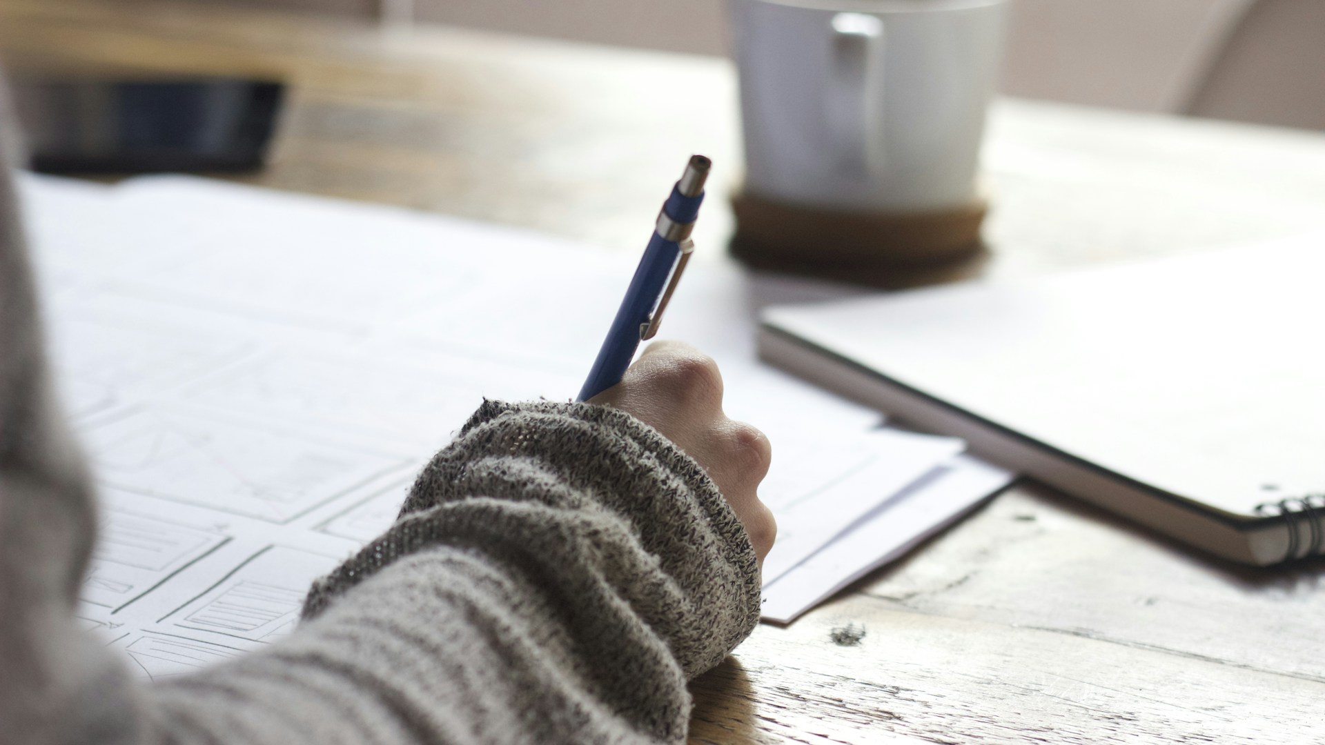 Best AI Tools for Writing Review Papers: A Comprehensive Comparison