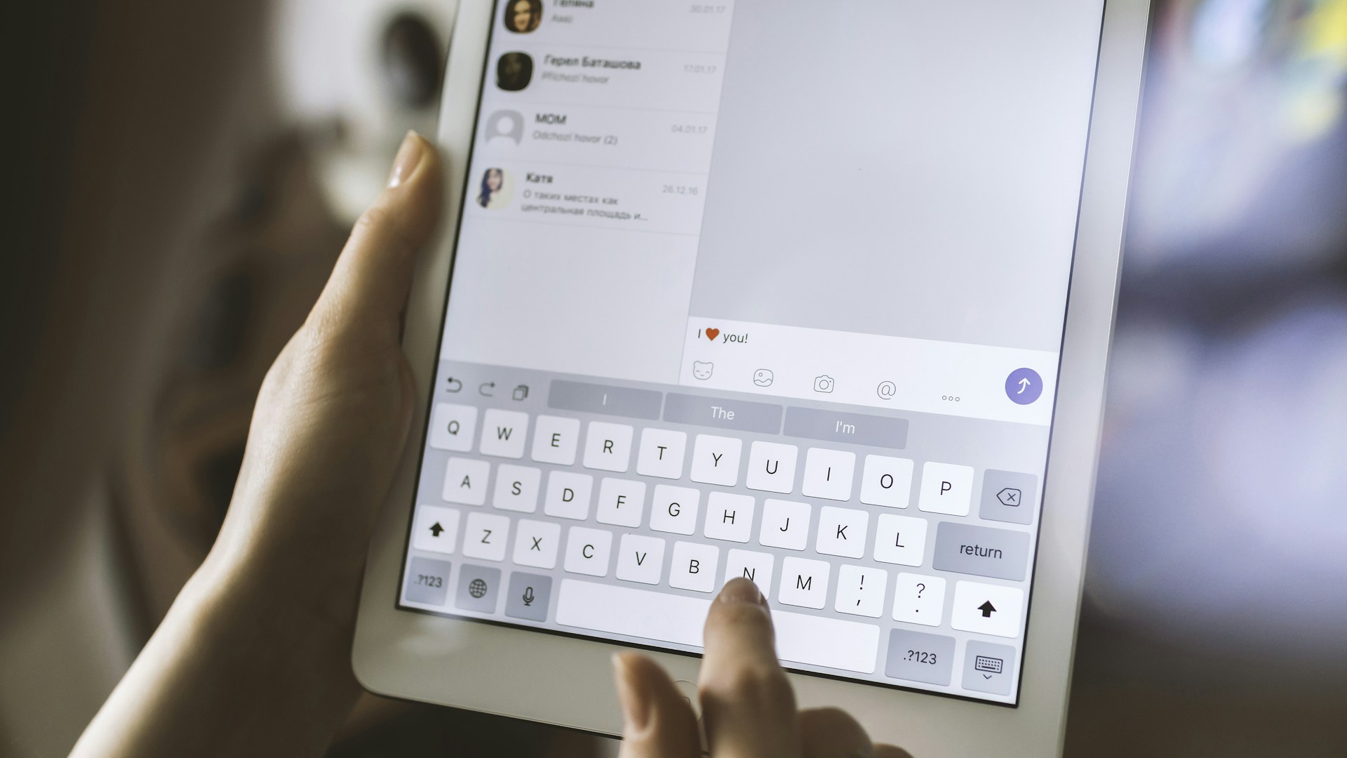 Grok vs. Claude AI: A Clear Winner in AI Conversational Tools